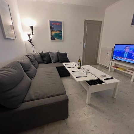 Seafront - Beautiful Flat With Aircon And Comfortable Loggia Vallauris Esterno foto