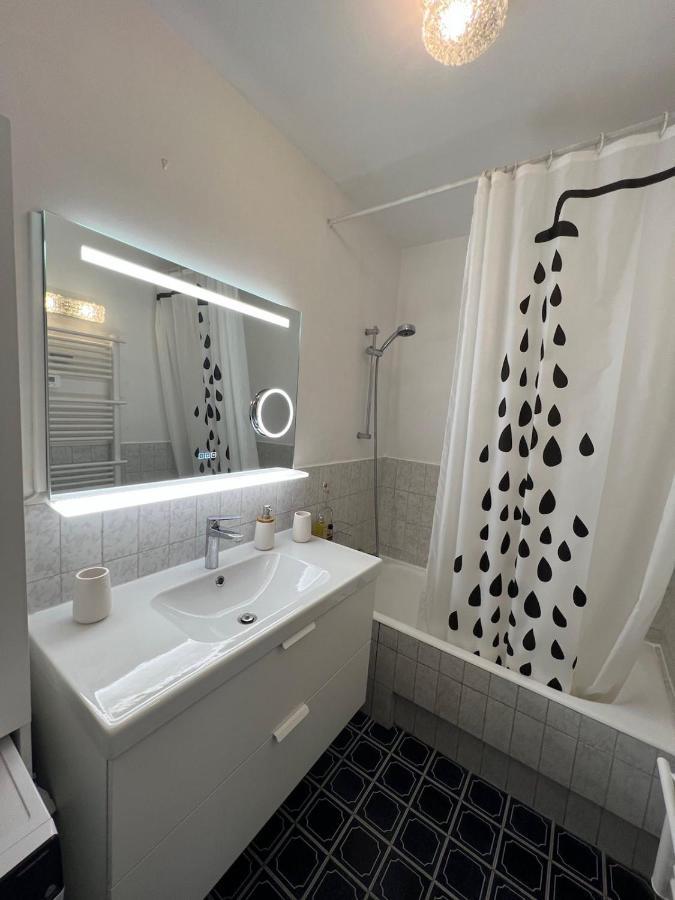 Seafront - Beautiful Flat With Aircon And Comfortable Loggia Vallauris Esterno foto