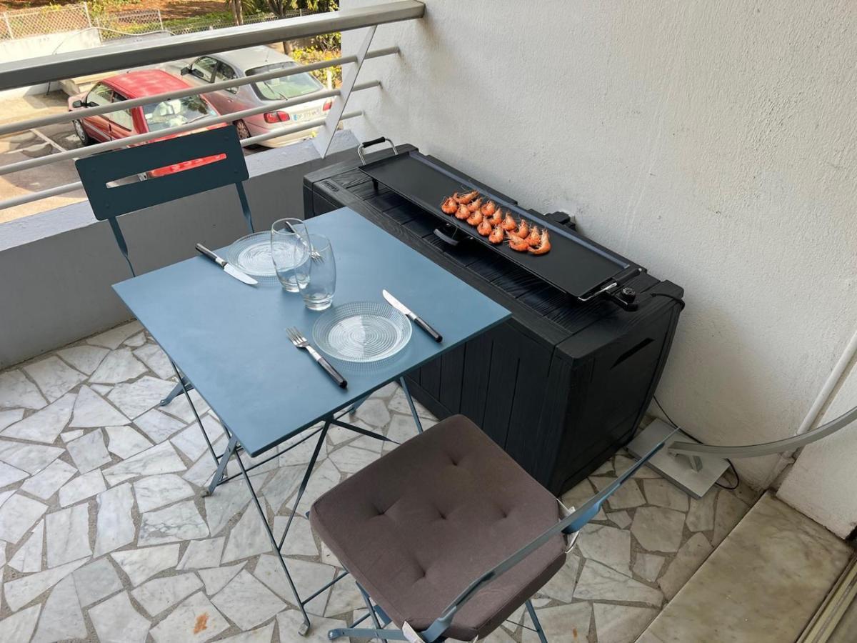 Seafront - Beautiful Flat With Aircon And Comfortable Loggia Vallauris Esterno foto