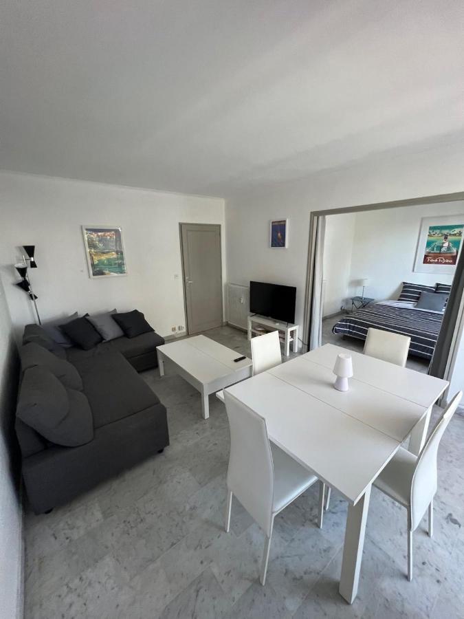 Seafront - Beautiful Flat With Aircon And Comfortable Loggia Vallauris Esterno foto