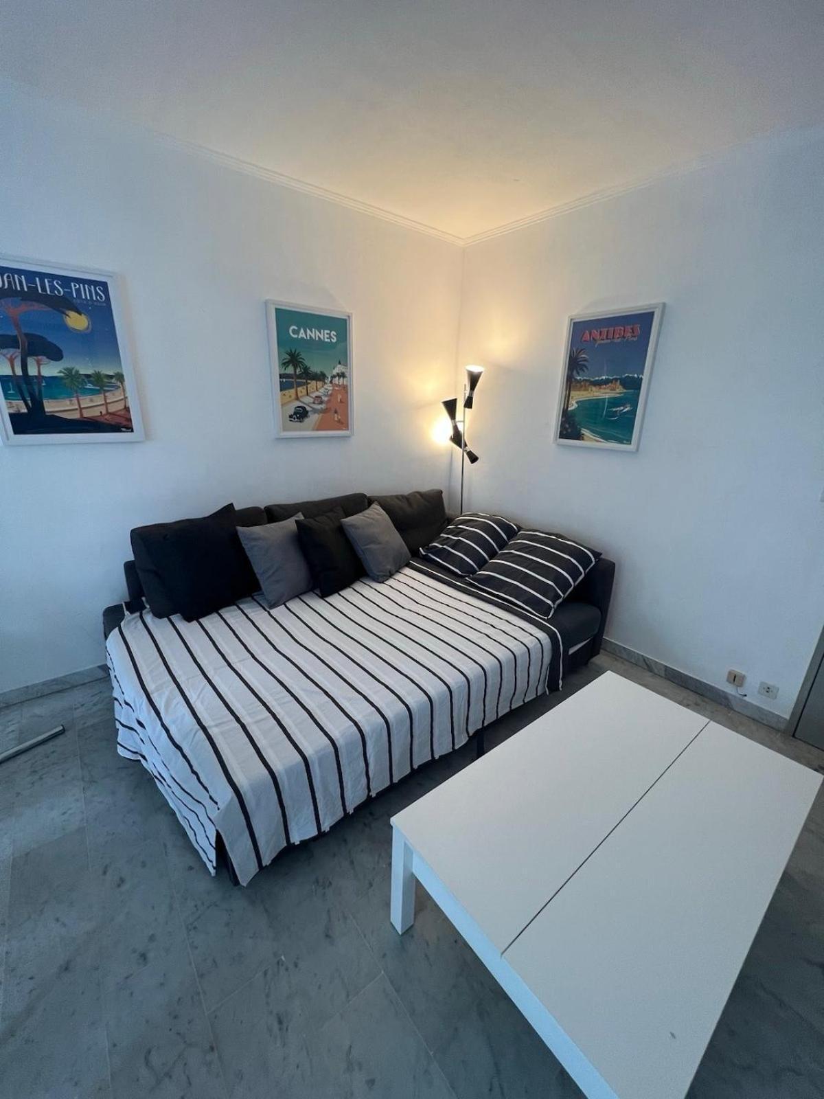 Seafront - Beautiful Flat With Aircon And Comfortable Loggia Vallauris Esterno foto